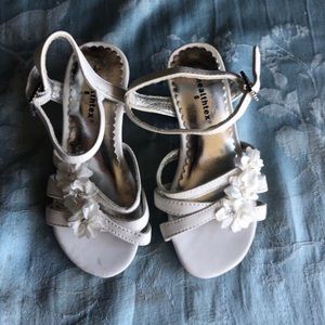 Healthtex Girls Low Heel White Dress Shoe Size 8